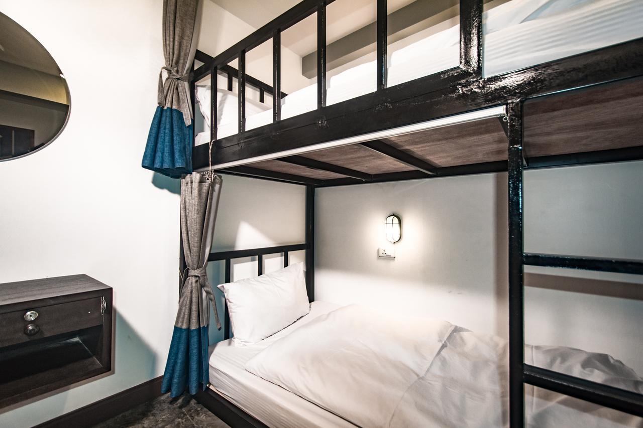 Balcony Party Hostel - 18-40 (Adults Only) Ao Nang Екстер'єр фото